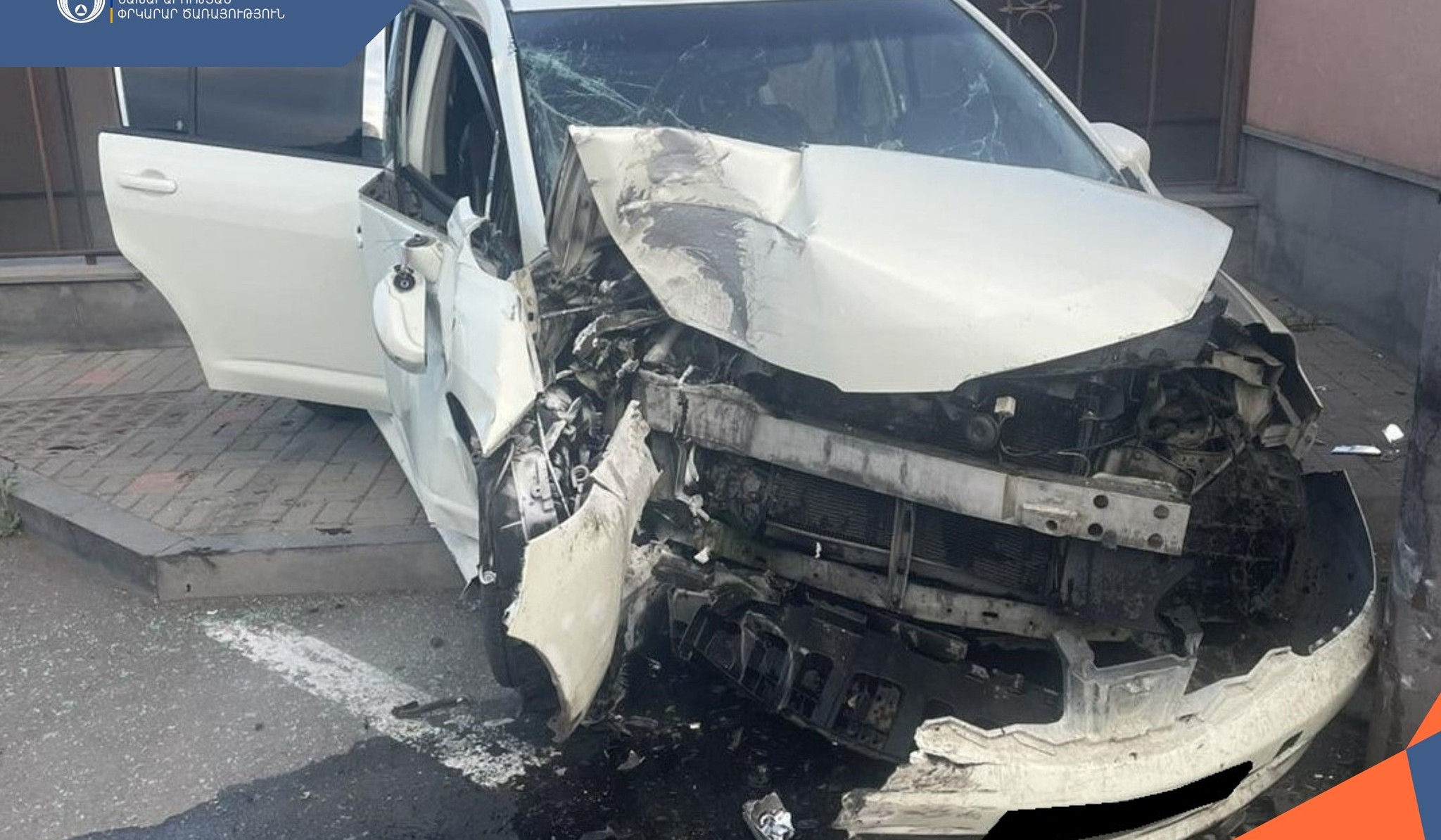 Երևանում մեքենան դուրս է եկել ճանապարհի երթևեկելի գոտուց և բախվել սյանը․ վարորդը մահացել է