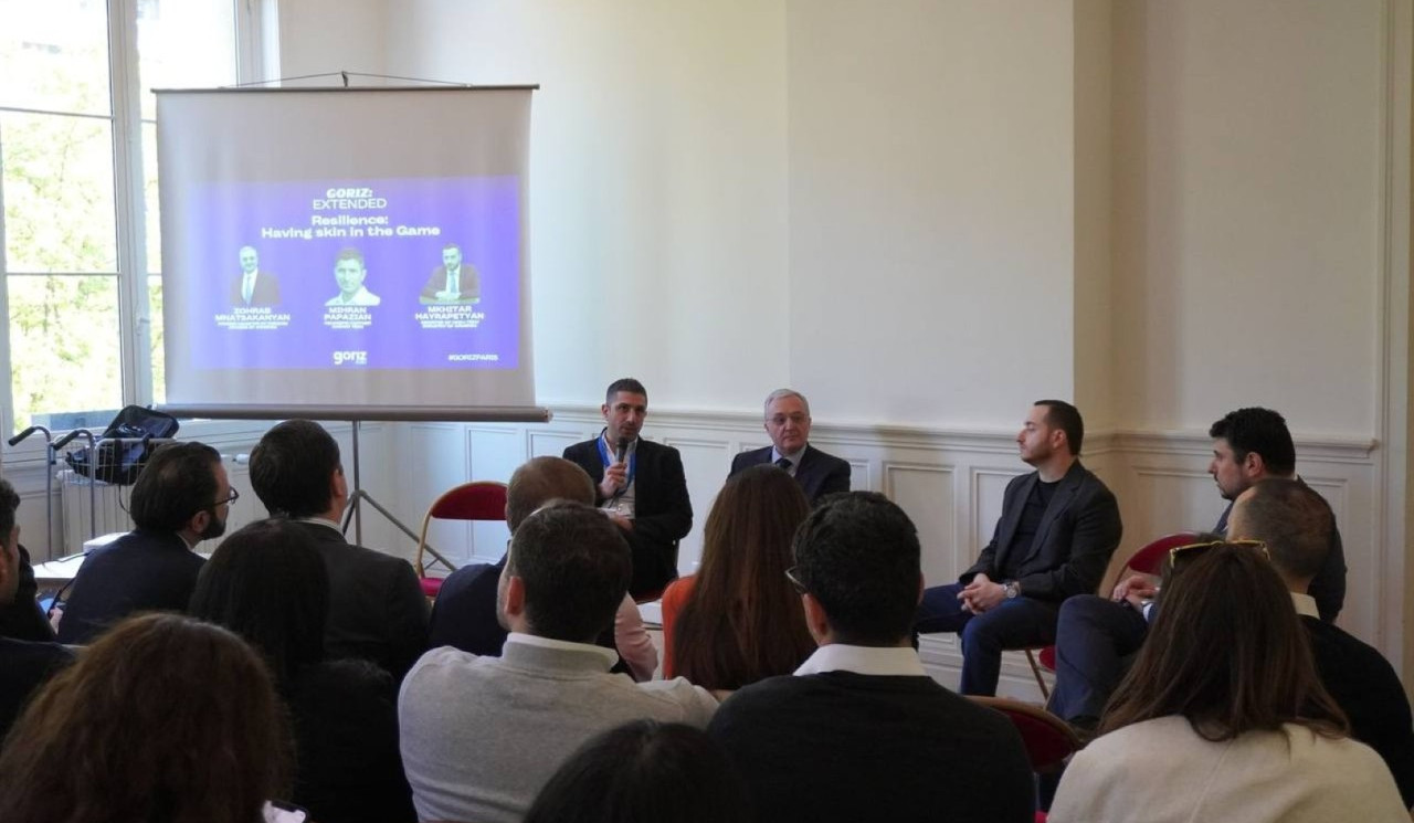 Մխիթար Հայրապետյանը Փարիզում հայ համայնքի ներկայացուցիչների հետ քննարկել է բարձր տեխնոլոգիաների ոլորտում գործակցության հնարավորություններն ու հեռանկարները