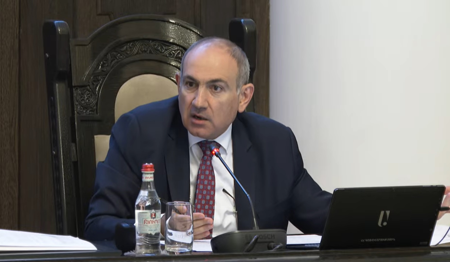 Վարչապետը հանձնարարել է պարզել, թե քանի շահառու կա, որ տասնյակ տարիներ փարոսի համակարգում է