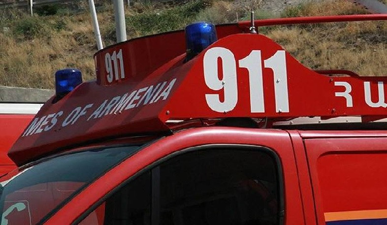 Գարունավան թաղամասի շենքերից մեկի տանիքից քաղաքացին ընկել է․ օգնության են հասել փրկարարները