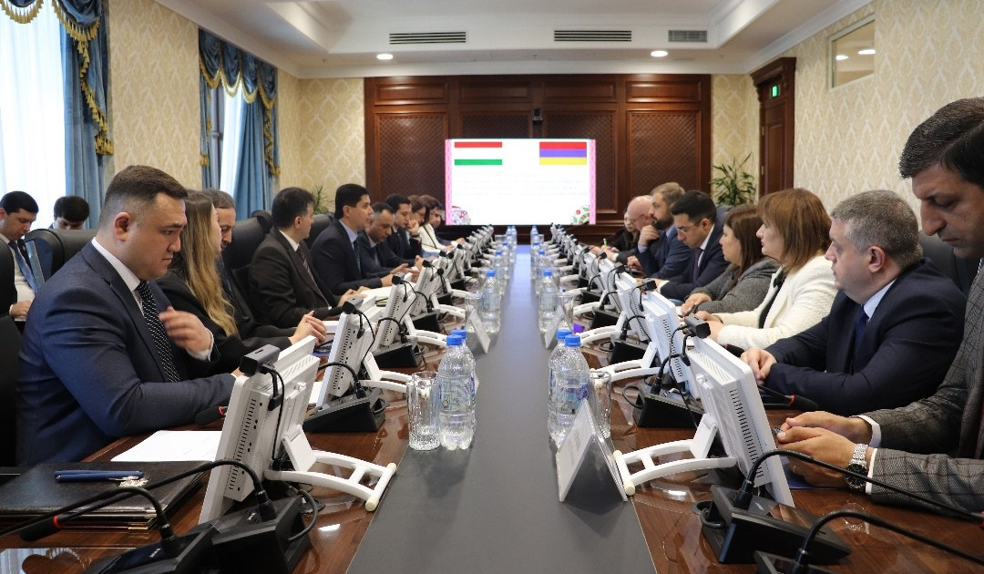 Տնտեսական հարցերով միջկառավարական հանձնաժողովի նիստում տեղեկատվություն է փոխանակվել Հայաստանի և Տաջիկստանի ներդրումային միջավայրի վերաբերյալ