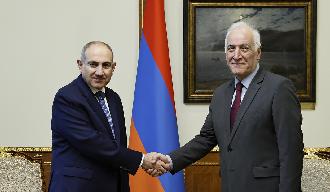 Այցելեցի նախագահական նստավայր՝ շնորհավորելու Վահագն Խաչատուրյանին. Նիկոլ Փաշինյան