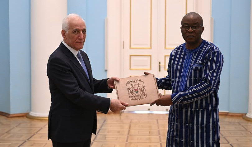 Բուրկինա Ֆասոյի նորանշանակ դեսպանը իր հավատարմագրերն է հանձնել ՀՀ նախագահին