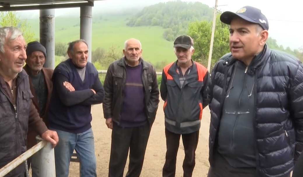 Հետաքրքիր զրույց ունեցանք Իծաքարի բնակիչների հետ. վարչապետը տեսանյութ է հրապարակել