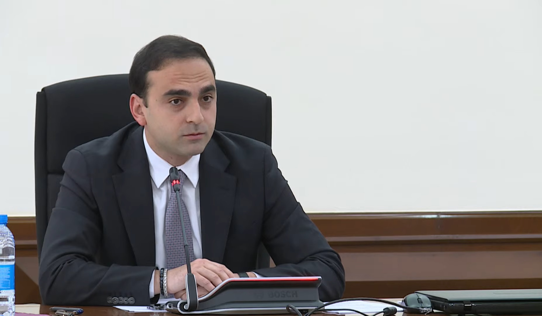 Համայնքային հողի վրա կառուցված որևէ շինություն ամենակոշտ ձևով քանդվելու է. Ավինյան