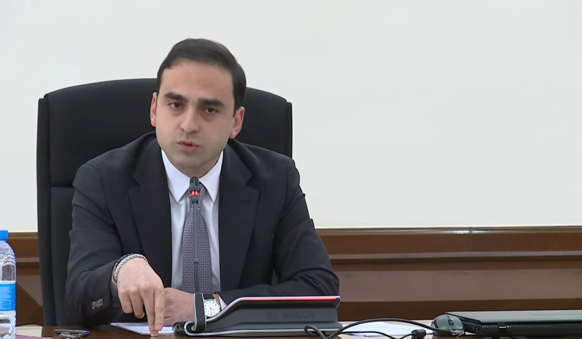 Աղբահանության հետ կապված որևէ տույժ-տուգանք մինչև այս պահը չի կիրառվելու. Ավինյանը՝ նոր համակարգի գործարկման մասին