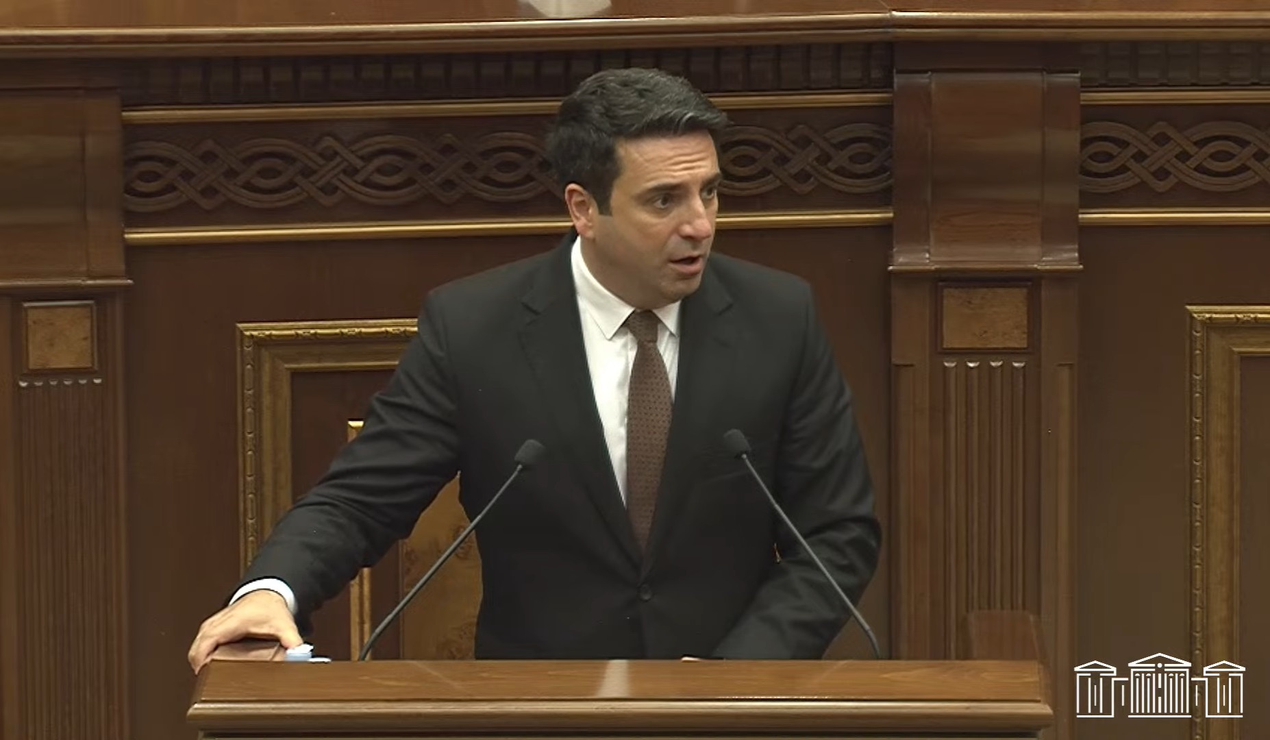 Տանել, գցել բանտ, ինչ-որ ձևով ինչ-որ բան կորզել, դրա վրա կառուցել քրգործ, արատավոր գործառույթ է. ԱԺ նախագահի կոչը՝ իրավապահ մարմիններին