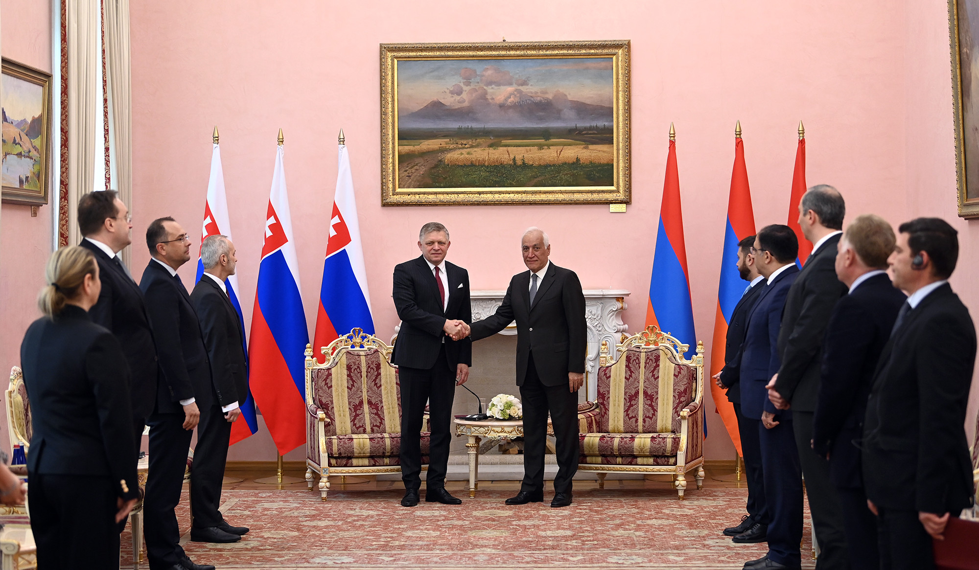 ՀՀ նախագահն ու Սլովակիայի վարչապետը մտքեր են փոխանակել Բրատիսլավա-Երևան ուղիղ ավիաթռիչքների հնարավորության վերաբերյալ