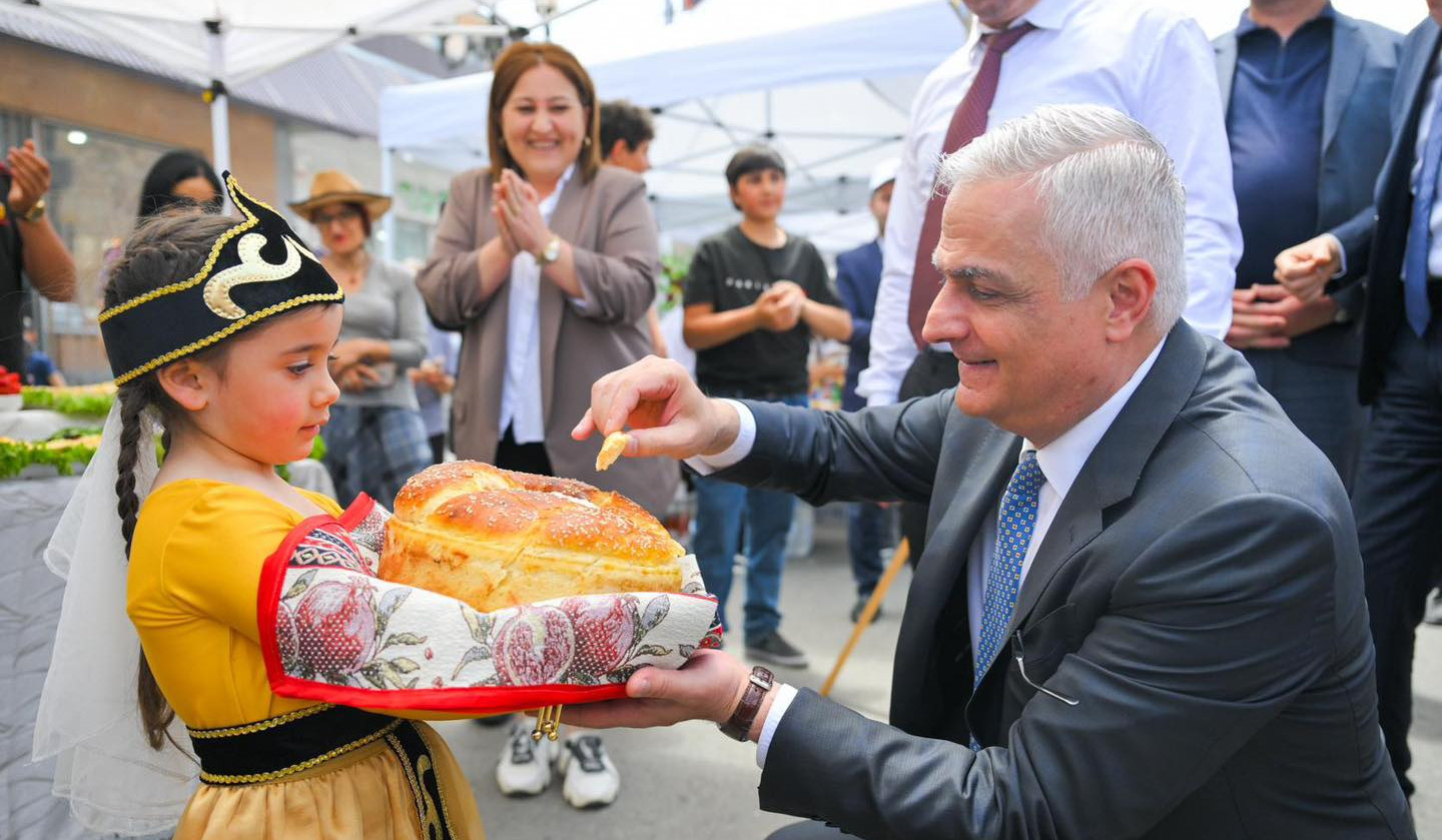 Մհեր Գրիգորյանը մասնակցել է Հանրապետության տոնի և Ապարանի հաղթական ճակատամարտի 107-ամյակի միջոցառմանը