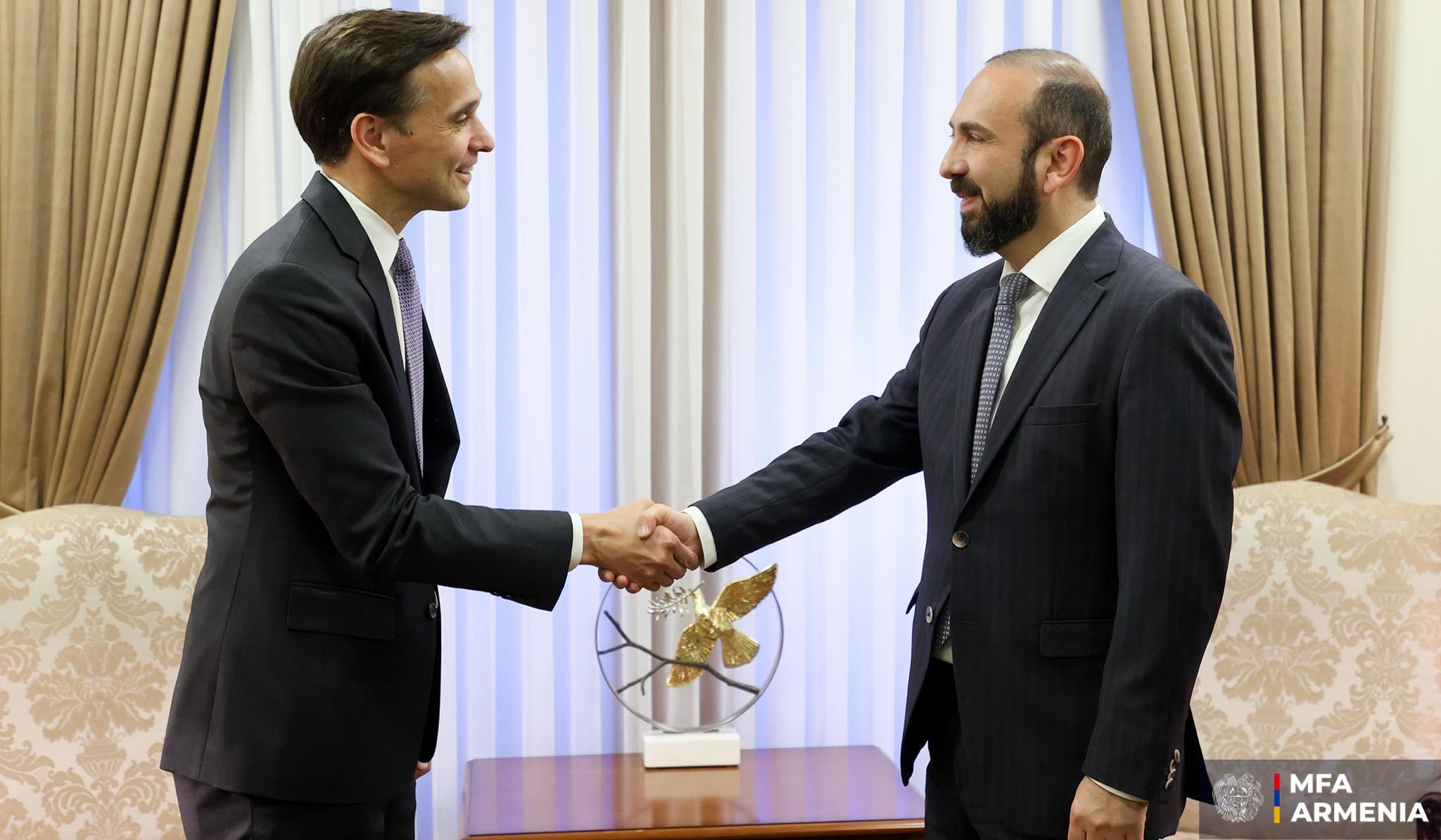 ER XİN başçısı ABŞ dövlət katibinin köməkçisinin müavini qəbul edib