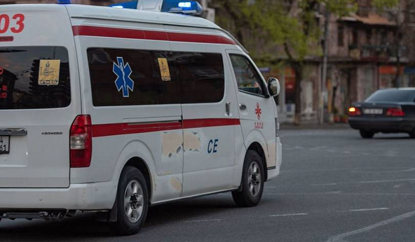 Շտապօգնության բժիշկներն ու վարորդները ենթարկվել են բռնության մի խումբ անձանց կողմից. Կոստանյան