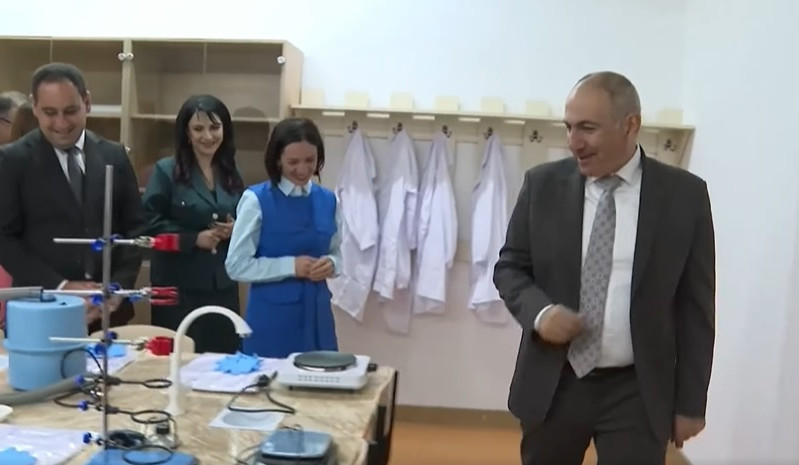 Ամասիայի Արեգնադեմ բնակավայրի նորակառույց դպրոցը հագեցած է անհրաժեշտ նոր գույքով. Նիկոլ Փաշինյան