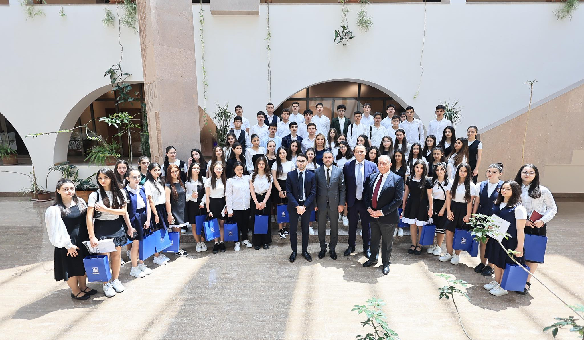 «Դպրոցական ավագանու» նիստ՝ քաղաքապետարանում