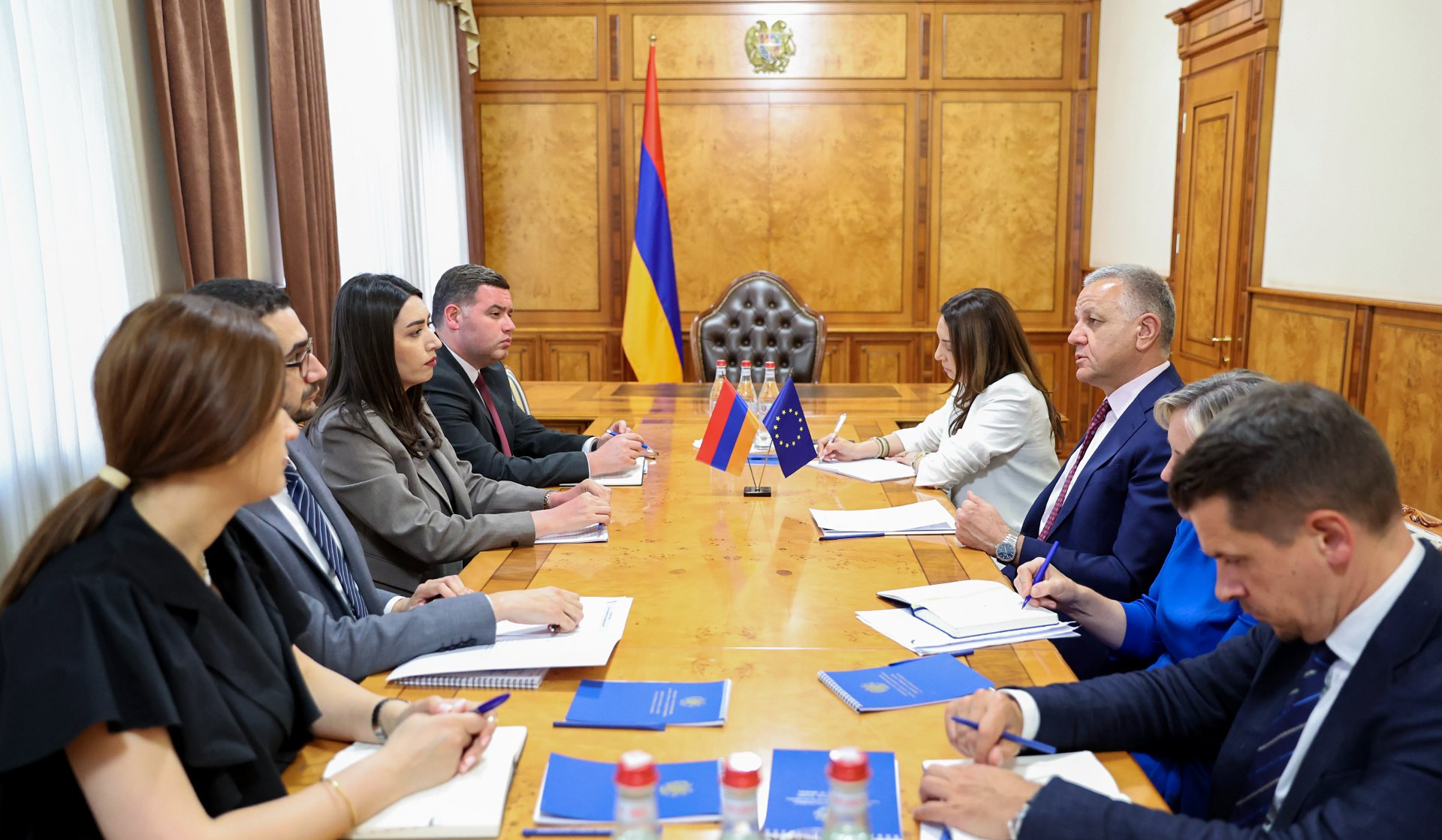 Арпине Саркисян приняла Василиса Марагоса, в ходе встречи обсуждалась работа, проводимая в рамках процесса либерализации визового режима ЕС