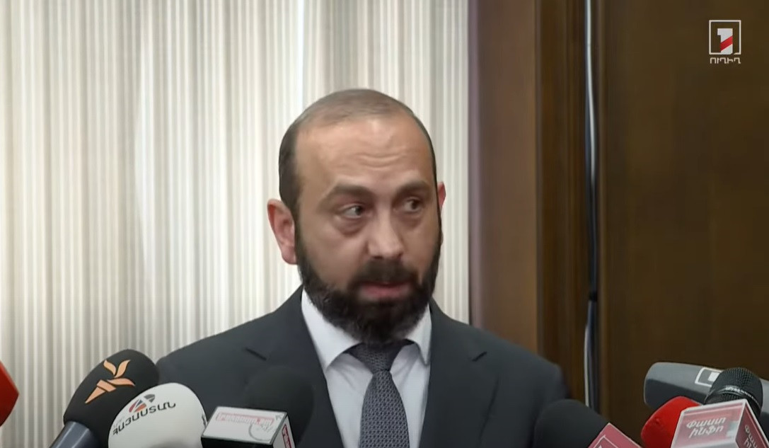 Demarkasiya prosesi, müzakirələr gedir: Ararat Mirzoyan