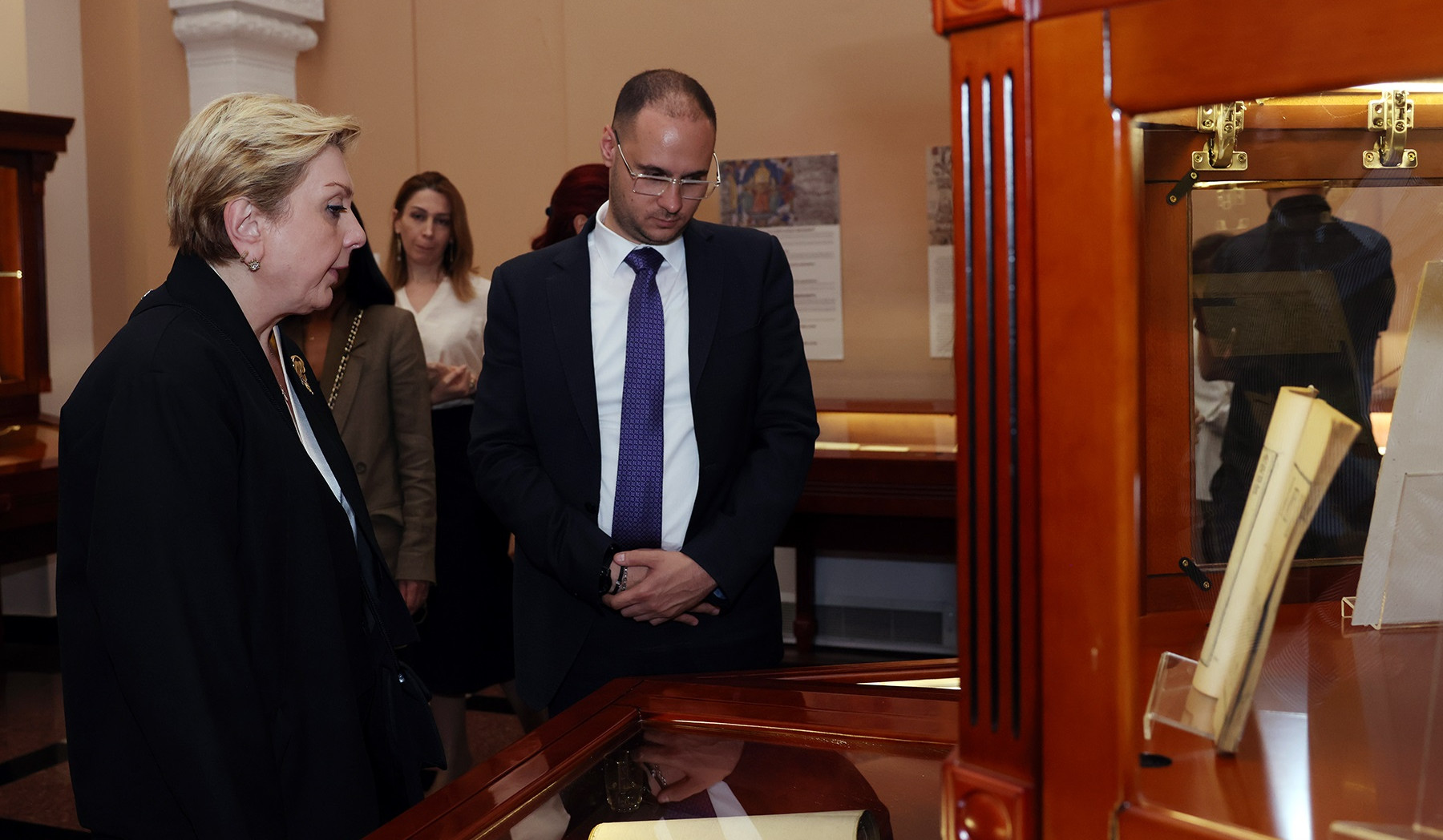 Վրաստանի մշակույթի նախարարն այցելել է Մատենադարան