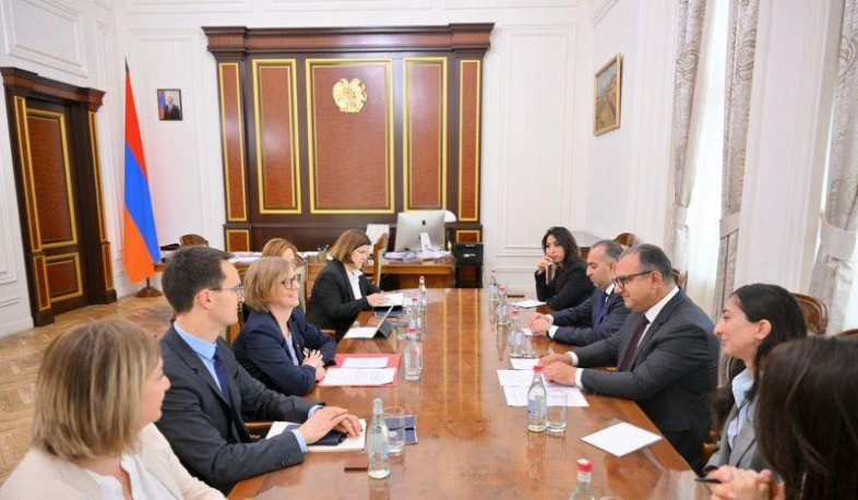 ՀՀ փոխվարչապետը և Վերականգնման վարկերի բանկի տնօրենն անդրադարձել են Կապսի ջրամբարի, Կովկասյան էլեկտրահաղորդման ցանցի կառուցման ծրագրերի ընթացքին