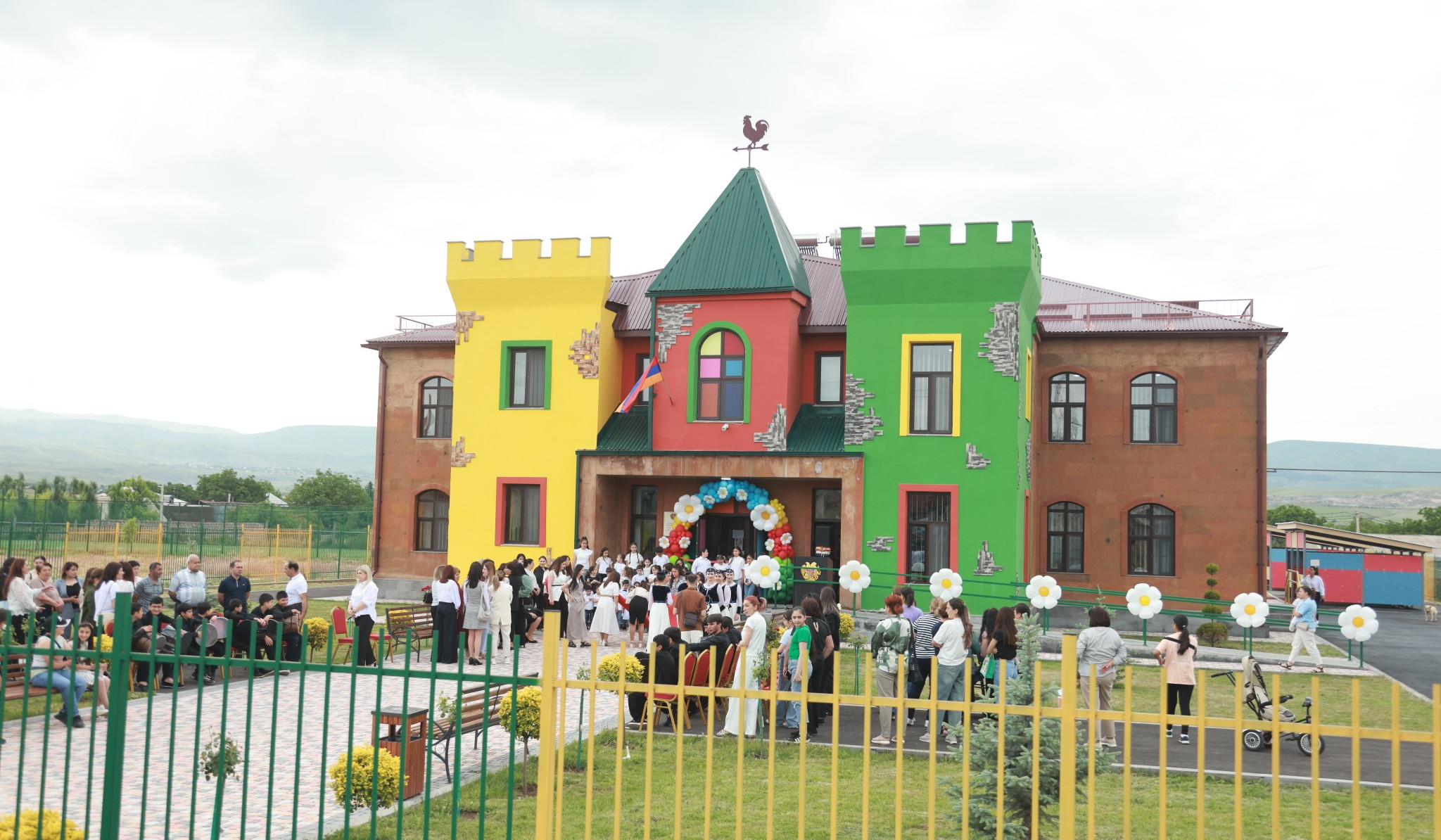 Նոր Գյուղում տեղի է ունեցել նորակառույց մանկապարտեզի բացման արարողությանը