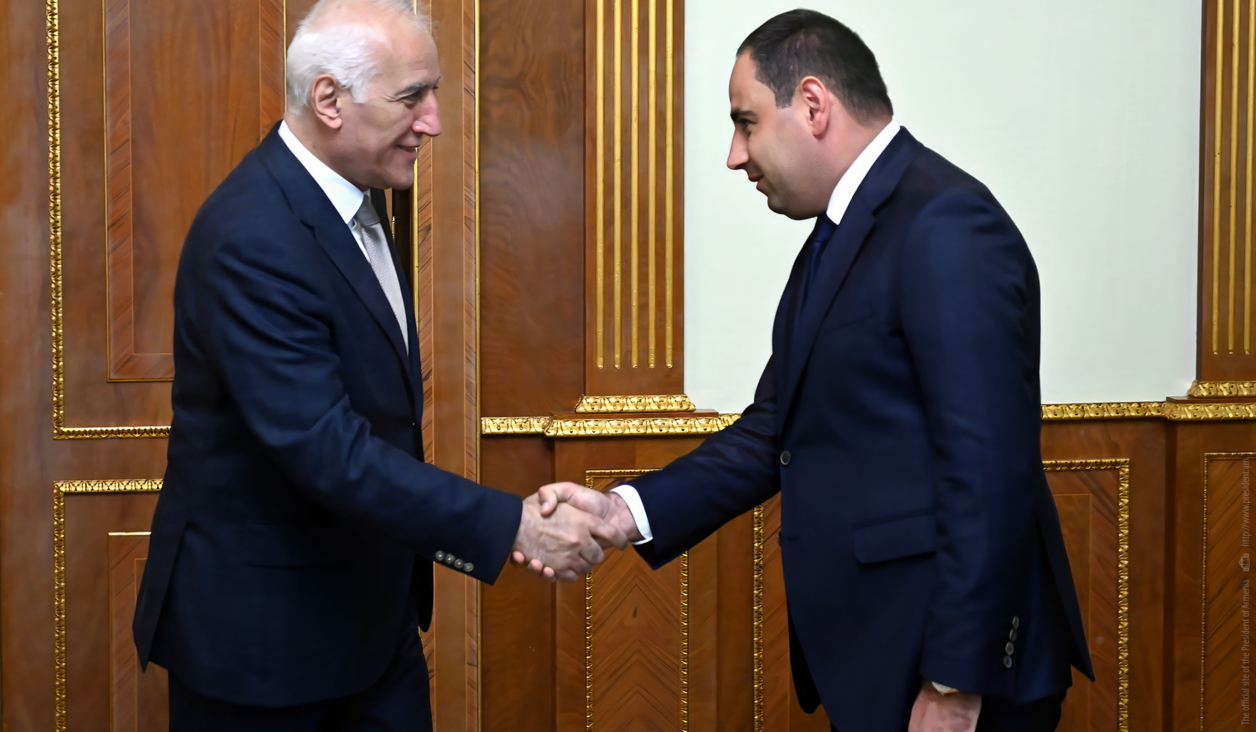 ՏԿԵ նախարարը ՀՀ նախագահին է ներկայացրել Սյունիքի մարզում թունելների և կամուրջների կառուցման ուղղությամբ արձանագրված արդյունքները