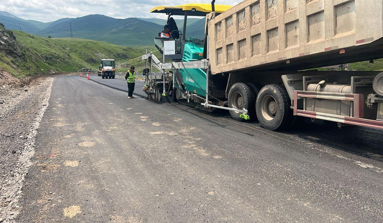 Սիսիանի Ծղուկ բնակավայրի մոտ իրականացվում է դժվարանցանելի տեղամասի վերակառուցում