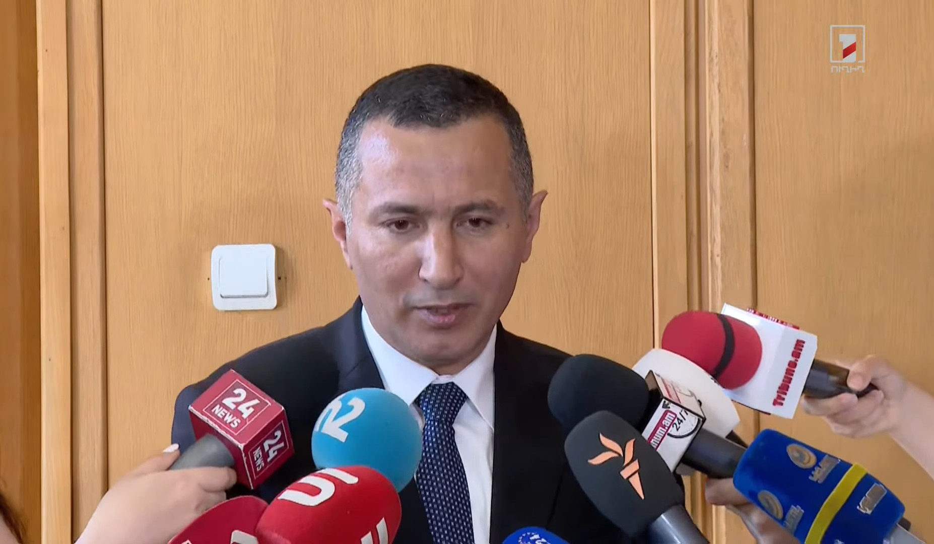 Gündüzlər atəş səsi eşidilmir, gecə olur: Syunik qubernatoru