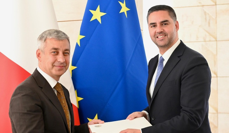 Vladimir Karapetyan presented copy of his credentials to Minister of Foreign Affairs of Malta
