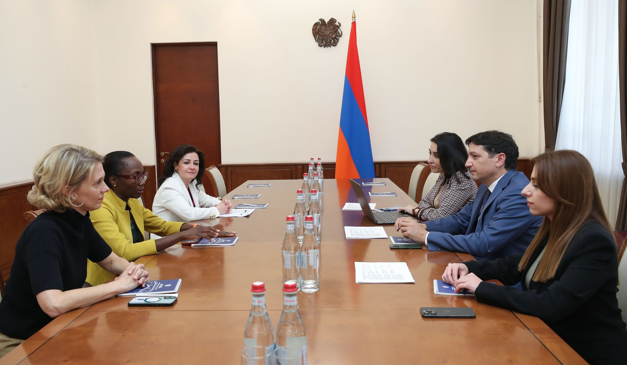 ՀՀ ֆինանսների նախարարը և ՀԲ տարածաշրջանային տնօրենը արձանագրել են համագործակցության հաջող ընթացքը