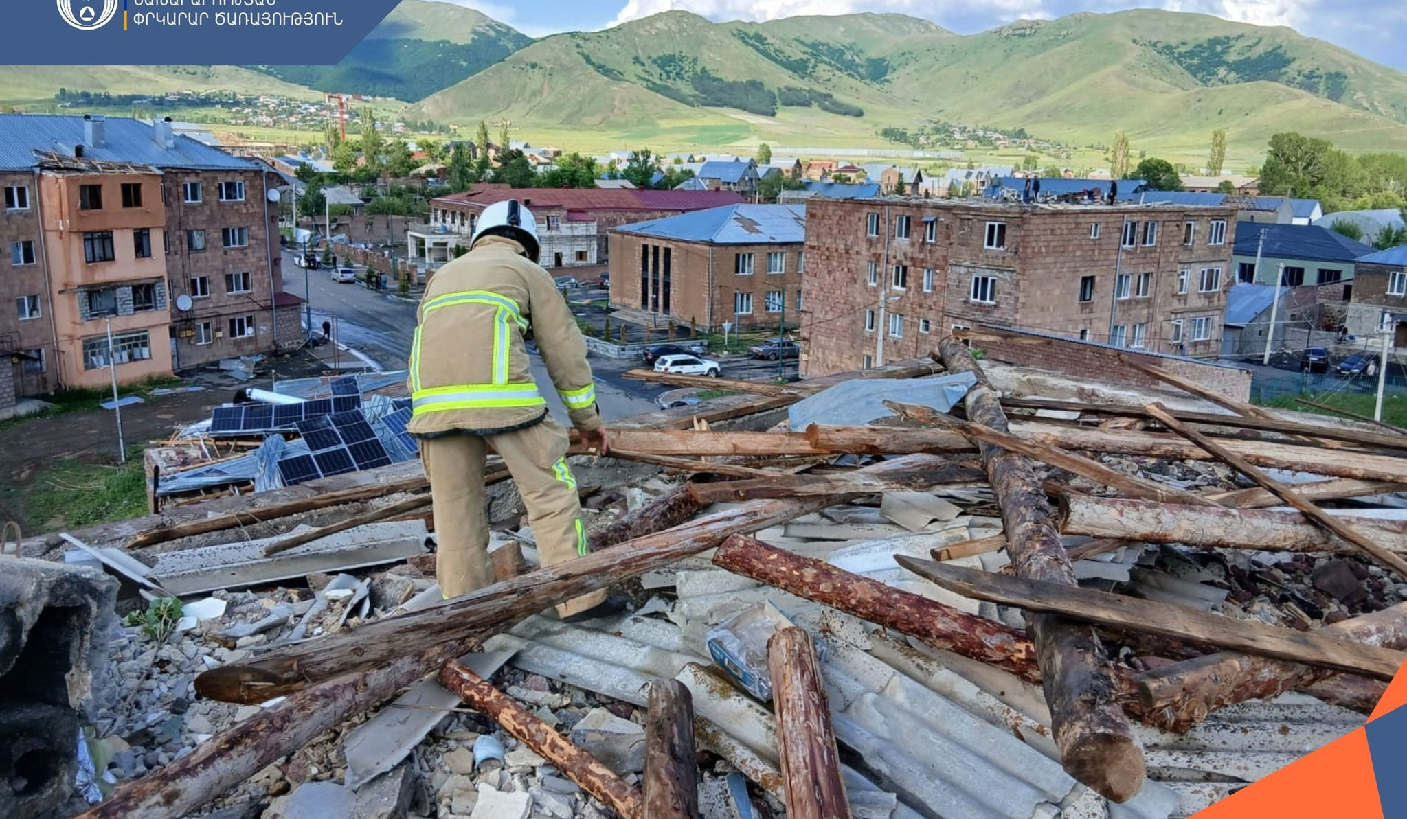Ուժեղ քամու հետևանքով Ապարանի տարածաշրջանում գրանցված դեպքերի հետևանքների վերացման աշխատանքները շարունակվում են. ՆԳՆ
