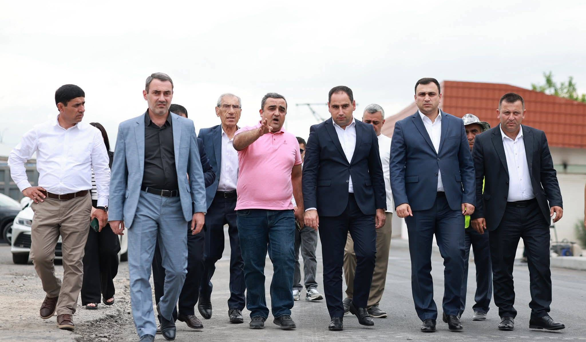 Արմավիրի մարզպետը ՏԿԵ նախարարի հետ դիտարկել է Զվարթնոց թաղամասից հանրապետական նշանակության Հ-13 ավտոճանապարհի մի հատված հիմնանորոգման ընթացքը