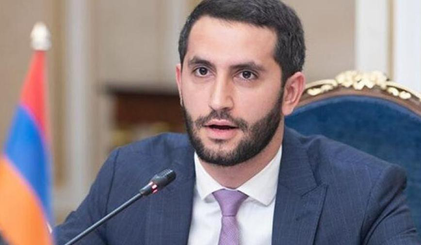 Գերագույն հոգևոր խորհուրդը,Կտրիճ Ներսիսյանի գլխավորությամբ, նույնպես միացավ մարդկանց գյուլլողների ու ավտոբուսներ վառողների պաշտպանության արշավին․ Ռուբեն Ռուբինյան