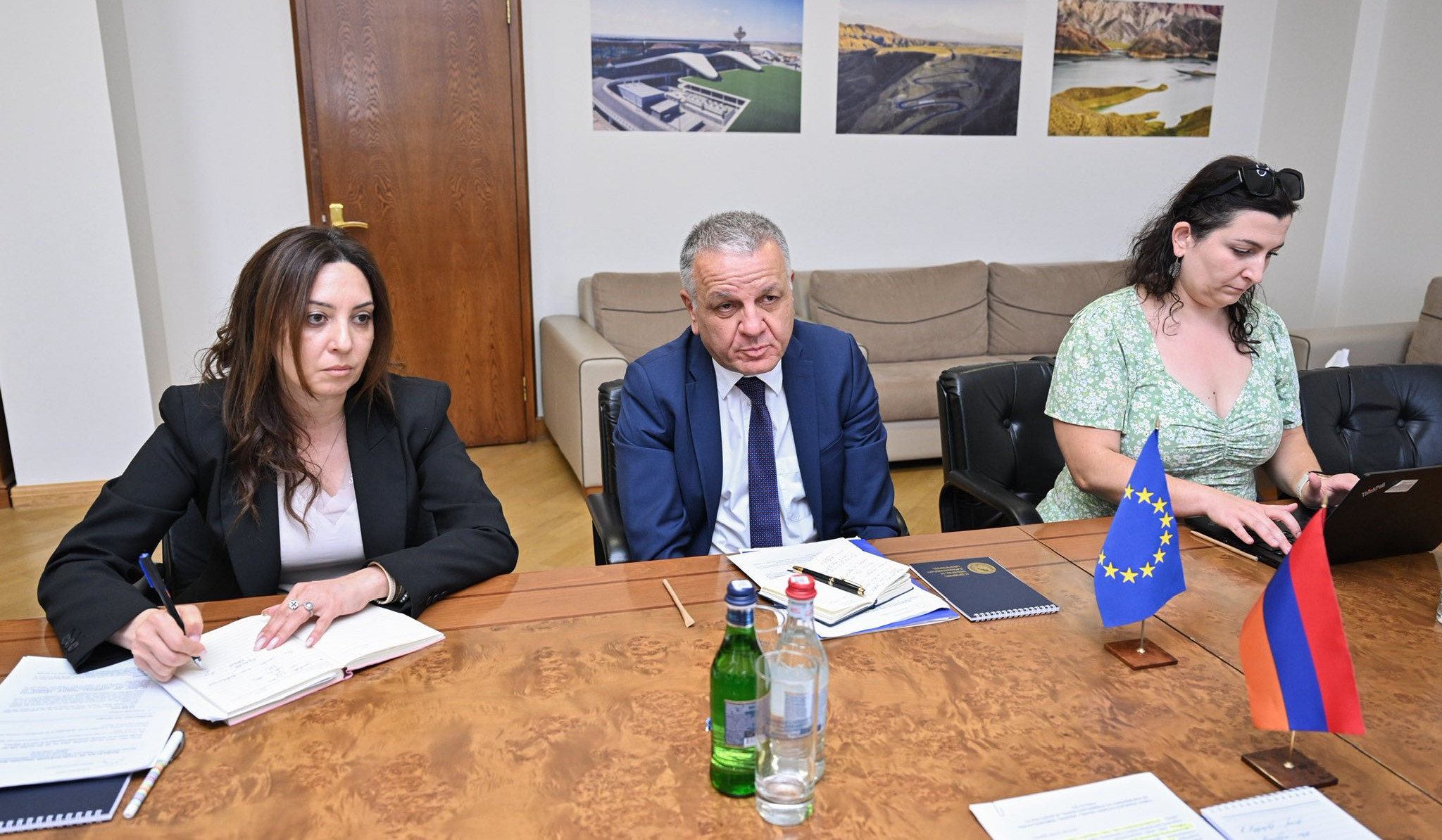 ՏԿԵ նախարարը և ԵՄ դեսպանը քննարկել են Էներգետիկ, տրանսպորտային, ջրային ոլորտին վերաբերող հարցեր