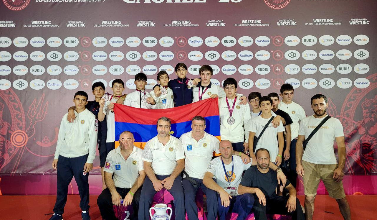 Ըմբշամարտի Մ15 տարեկանների ազատ ոճի ՀՀ հավաքականը թիմային երկրորդ տեղն է զբաղեցրել ԵԱ-ում