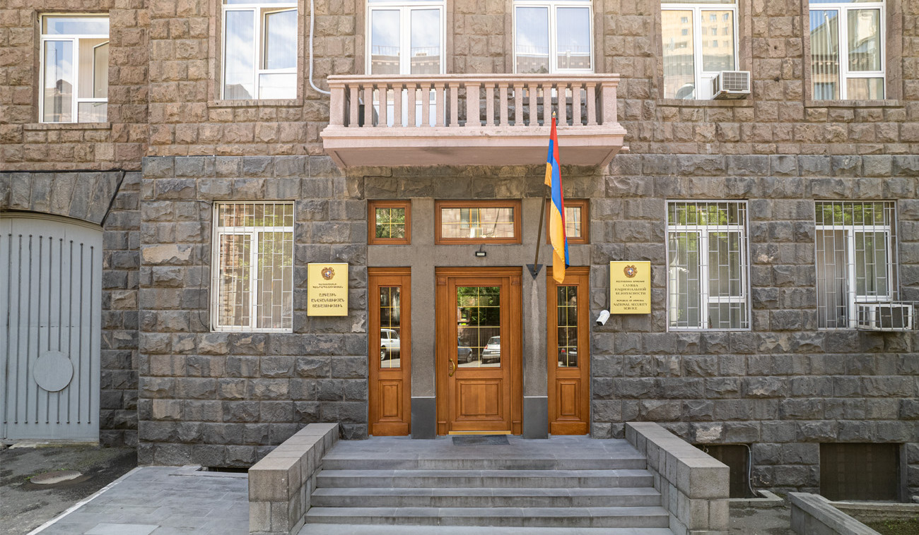 ԱԱԾ-ն, ոստիկանությունը, կանխելով իրավիճակի հնարավոր սրումը, որոշում են կայացրել դուրս գալ Մայր Աթոռի տարածքից. հայտարարություն