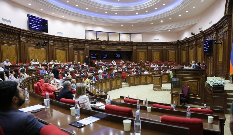 Խորհրդարանական լսումների շրջանակում քննարկվել են բարձրագույն կրթության և գիտության ոլորտի օրենսդրական բարեփոխումները