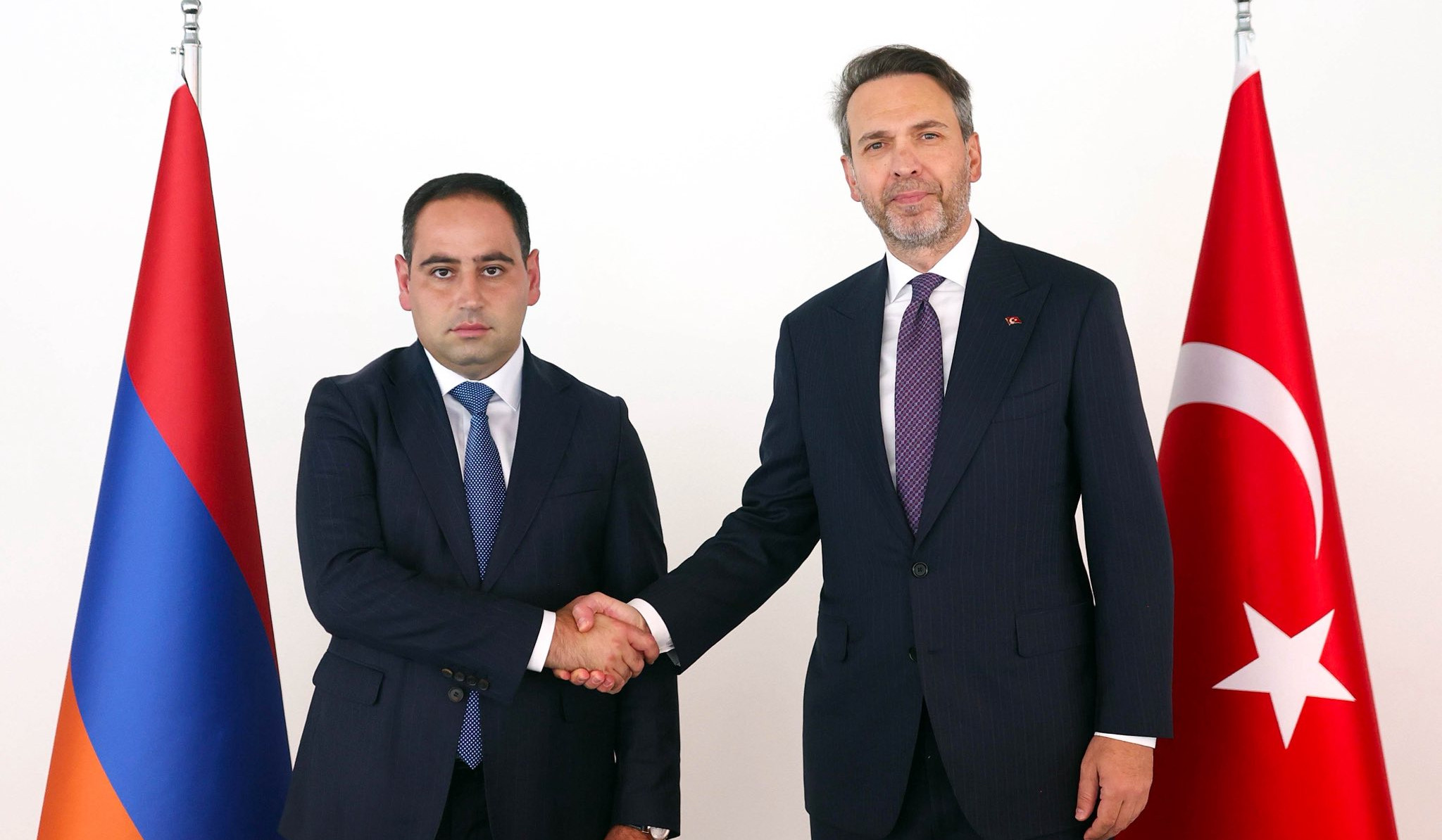 Խուդաթյանը և Բայրաքթարը քննարկել են ՀՀ-ի և Թուրքիայի միջև էներգետիկայի ոլորտում համագործակցության հնարավոր ուղղությունները