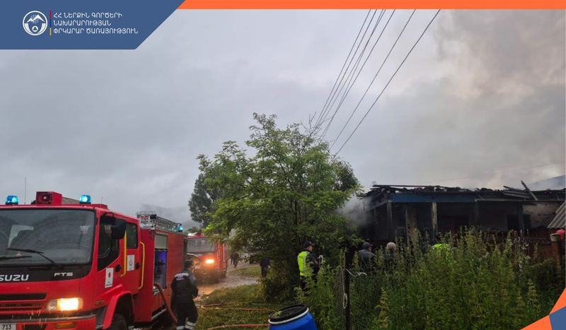 Պրիվոլնոյե գյուղում տան տանիք է այրվել