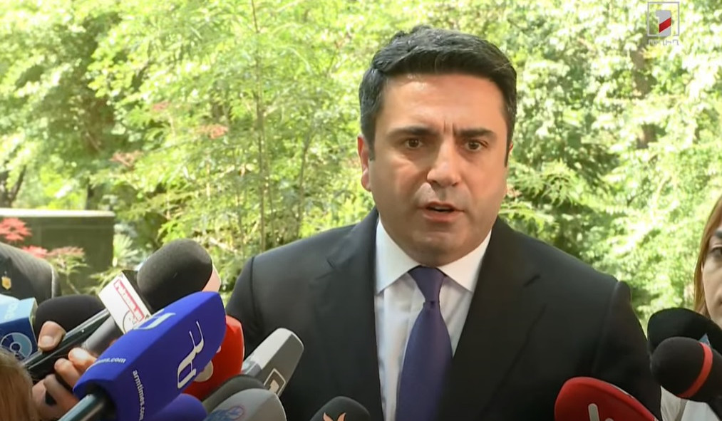 2 հոգի պատի տակ գյուլլելը, ոնց ուզում ես կտրի, 2 հոգի պատի տակ գյուլլել է. Ալեն Սիմոնյան