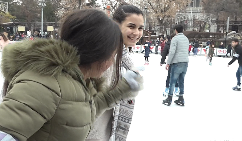 Ледовая площадка «Карапи Лич» уже открыта