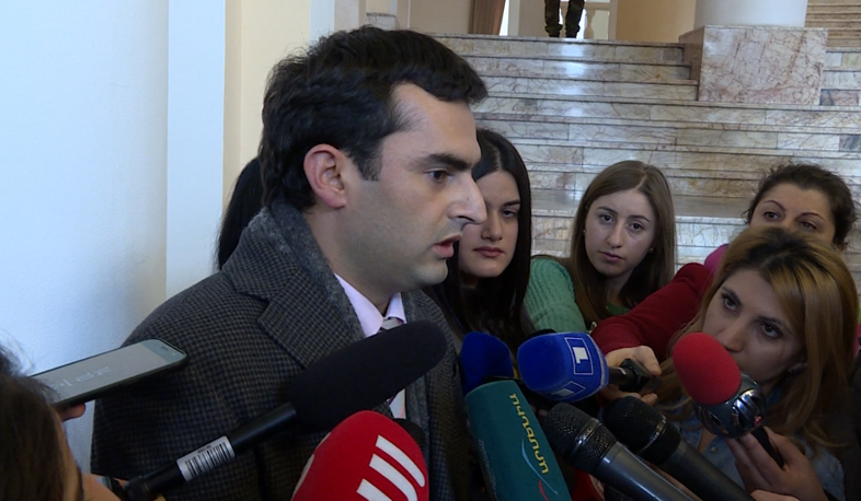 Ճանապարհաշինարարները ճանապարհ են փակել