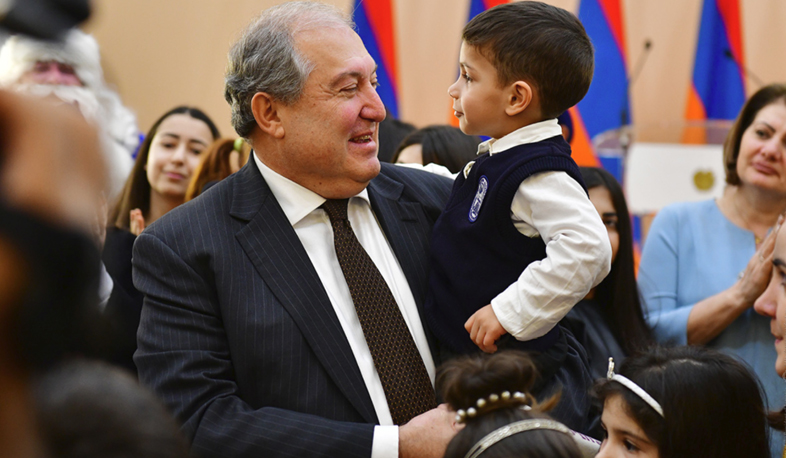 Армен Саргсян пригласил в гости детей