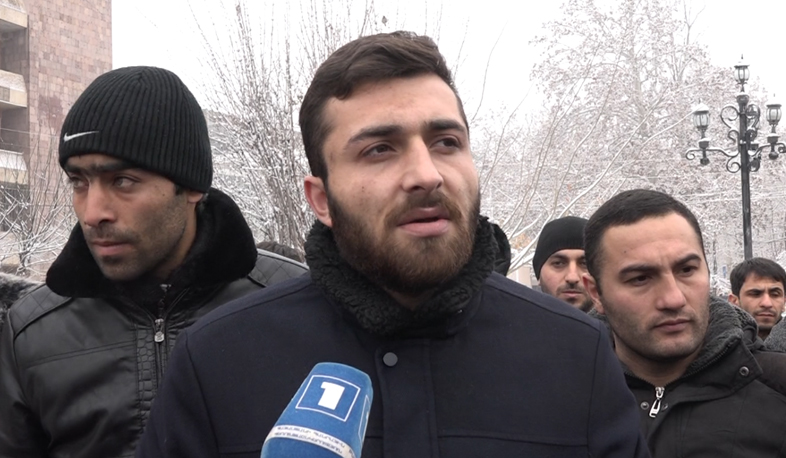 Жители Эчмиадзина продолжают акции протеста