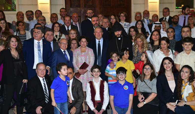 Армен Саргсян в Абу-Даби встретился с представителями армянской общины