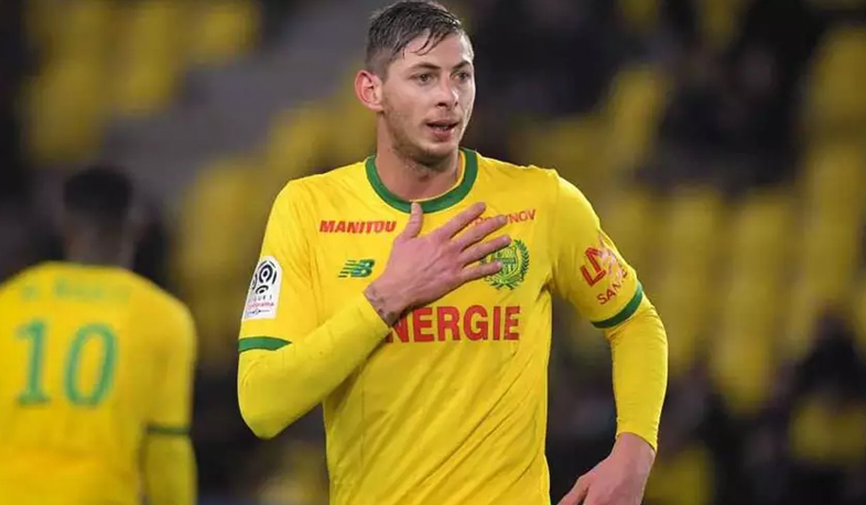 Search for Emiliano Sala’s plane continues