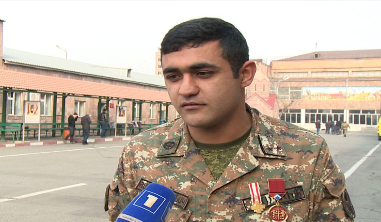 Նորակոչիկներին բանակ են ճանապարհում ապրիլյան պատերազմի մասնակիցները