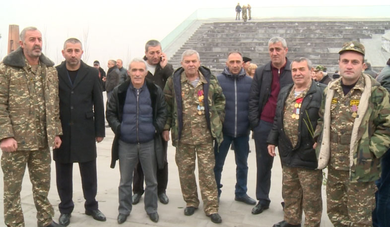 Երկրապահները Եռաբլուրում