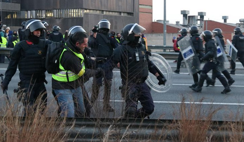 Կատալոնիայում բողոքի ակցիաներից մարդիկ են տուժել. միջազգային լուրեր