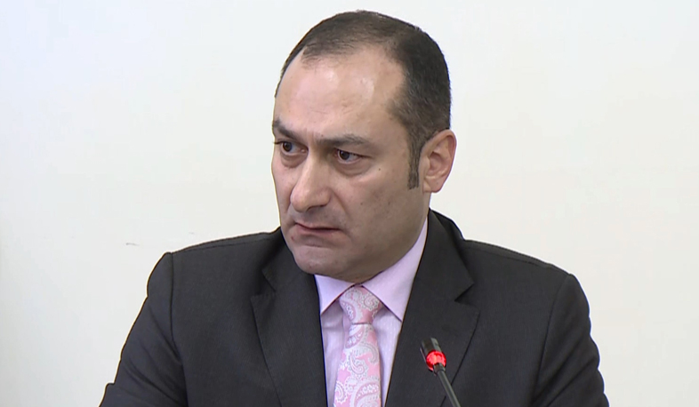 Քննարկում արդարադատության նախարարի հետ