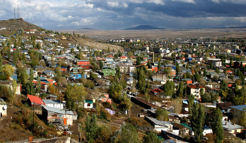 Կարսում քանդվել է Եղիշե Չարենցի տունը