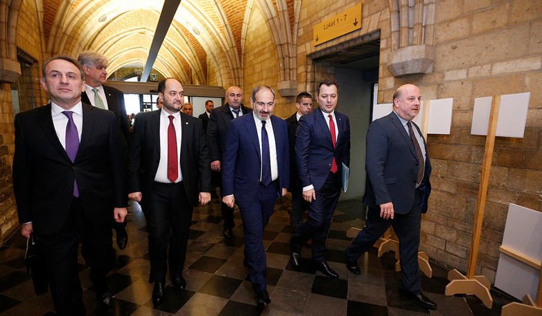 Armenian PM visits Katholieke Universiteit Leuven