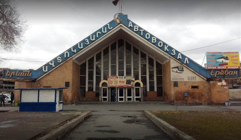 Сотрудники полиции на автовокзале «Киликия»